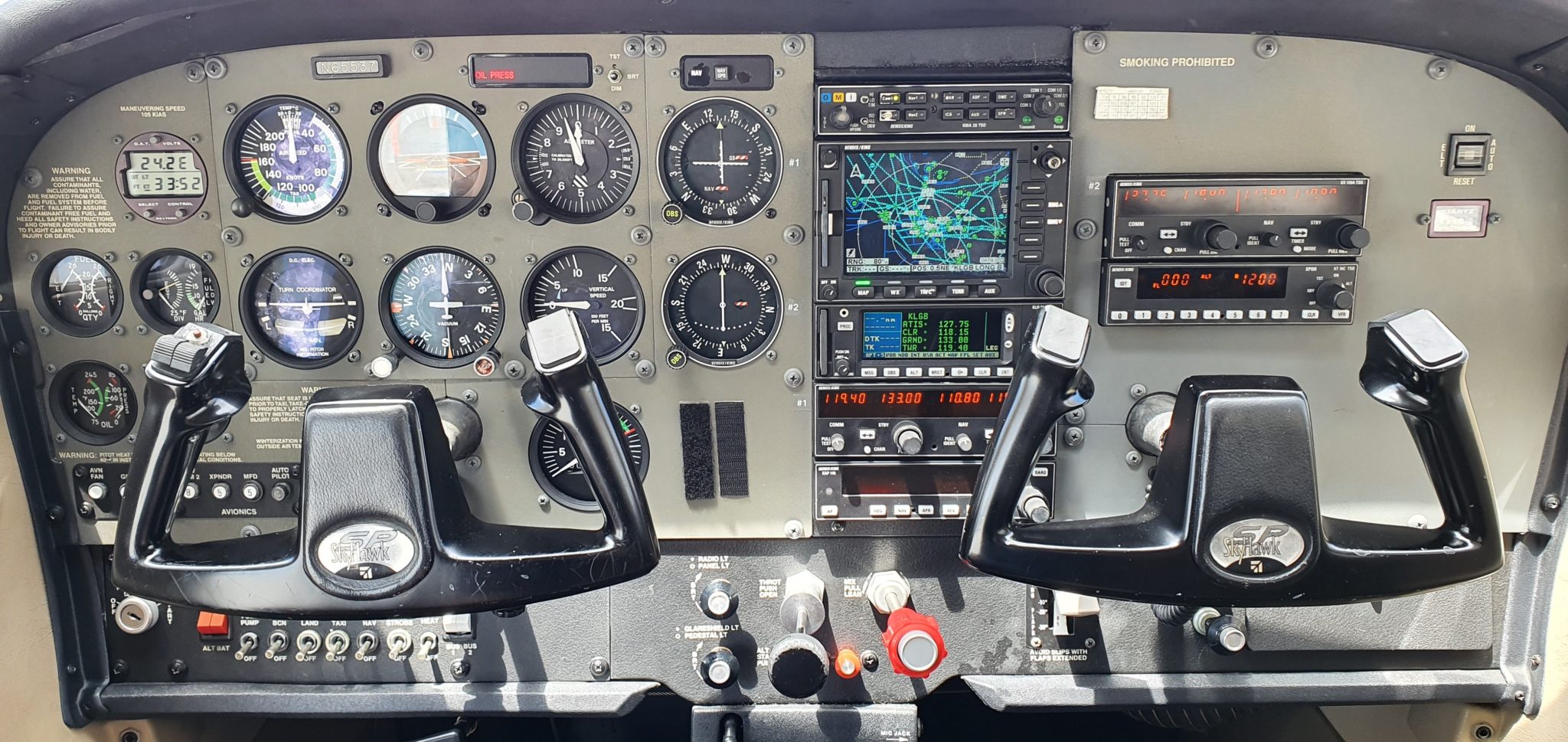 Cessna 172S analog panel, KLN 94B GPS, King MFD, KAP140 autopilot